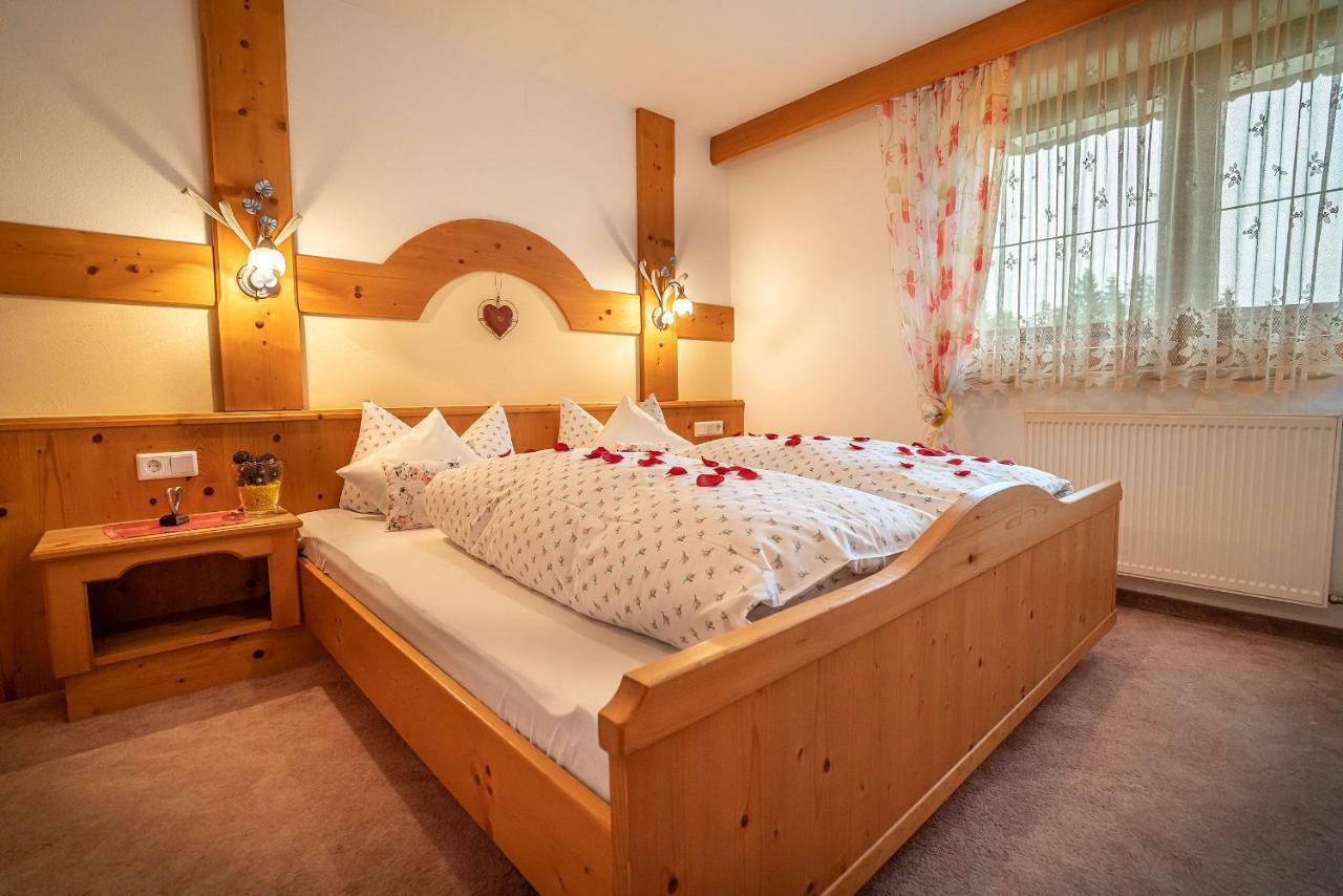 Haus Am Waldrand Apartment Лойташ Екстериор снимка
